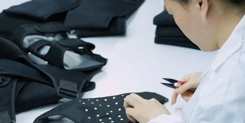 Our private label heated gloves service takes your concept to a physical sample in as little as 7–14 days, so you can validate your design and move to mass production without delays.