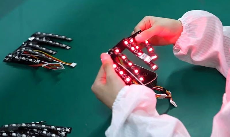 Heating system integration showing PCBA, lithium battery, and heating element